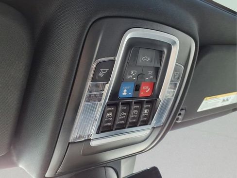 Used 2022 RAM 1500 Limited image 32