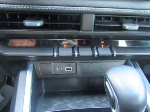 Certified 2024 Chevrolet Colorado LT w/ LT Convenience Package image 12