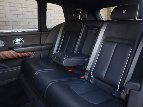 Used 2019 Rolls-Royce Cullinan AWD/4WD image 29