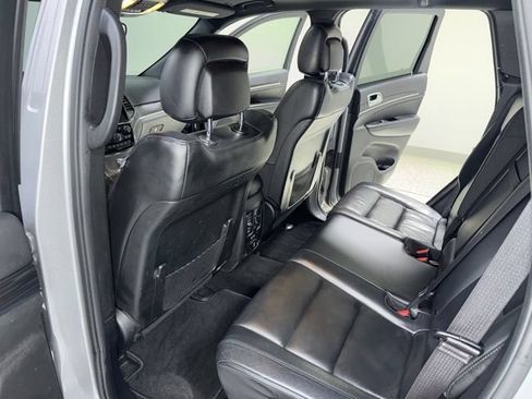 Used 2019 Jeep Grand Cherokee Limited AWD/4WD image 28