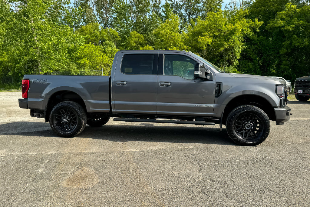 Certified 2022 Ford F350 Lariat w/ Black Appearance Package AWD/4WD image 2