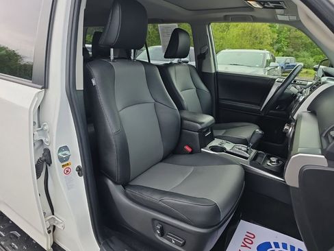 Used 2019 Toyota 4Runner SR5 Premium AWD/4WD image 34