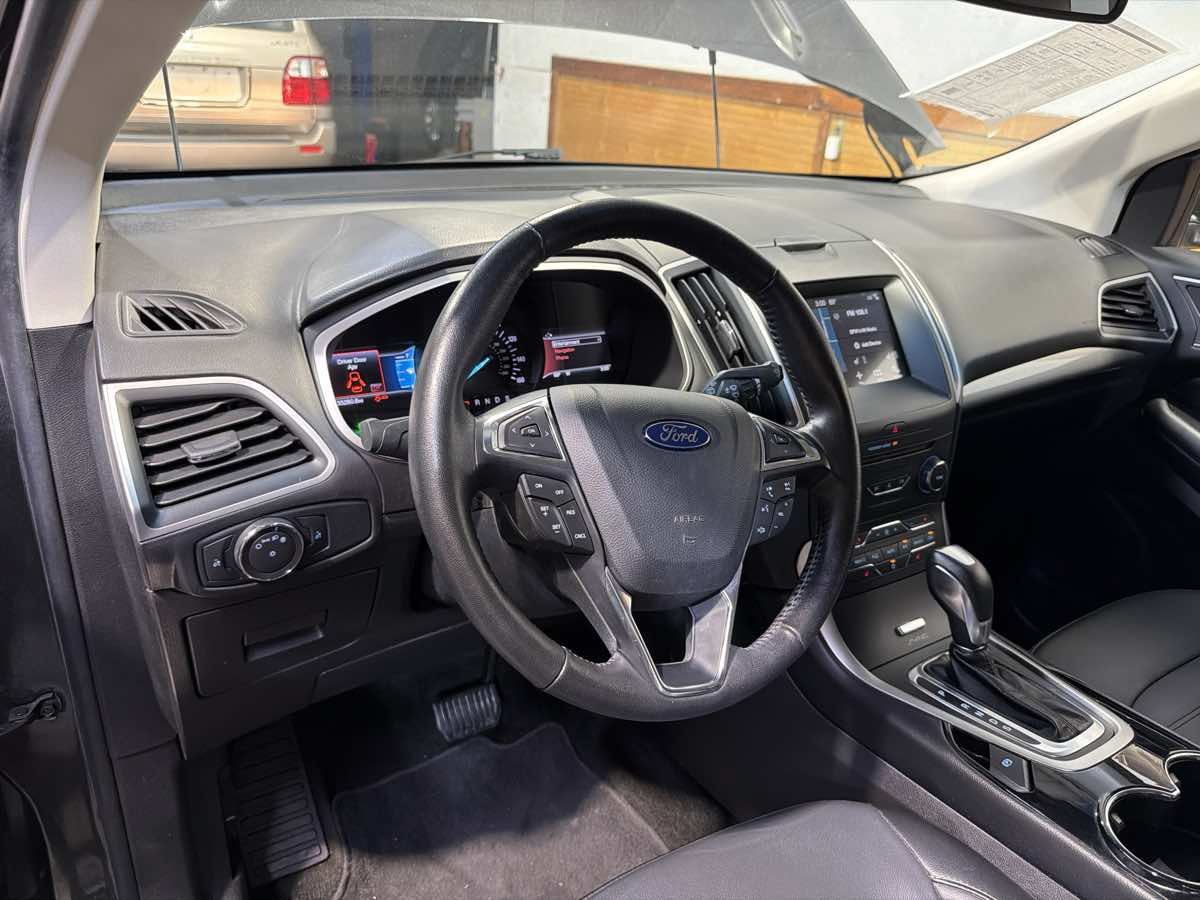 Used 2017 Ford Edge SEL w/ Equipment Group 201A FWD image 16
