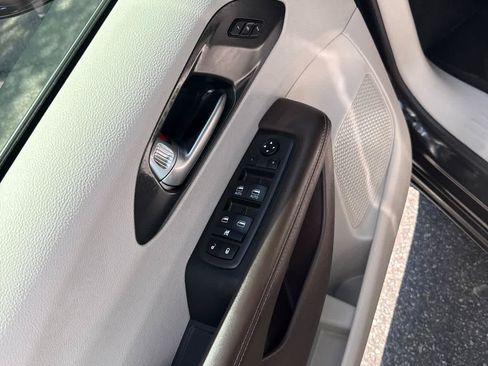 Used 2021 Chrysler Pacifica Touring-L w/ Premium & Safety Sphere Group FWD image 23