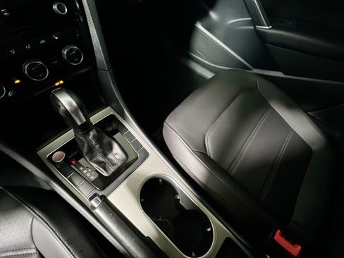 Used 2022 Volkswagen Passat 2.0T SE image 24