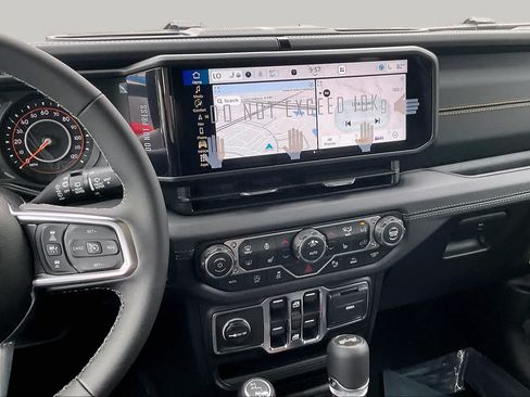 New 2026 Jeep Wrangler Unlimited Sahara AWD/4WD image 6
