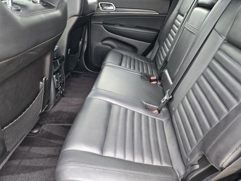 Used 2018 Jeep Grand Cherokee Limited image 12