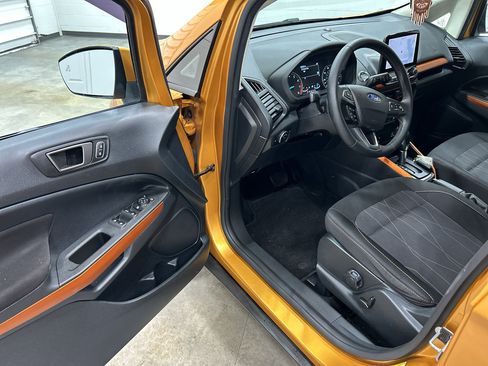 Used 2021 Ford EcoSport SE w/ SE Convenience Package image 10