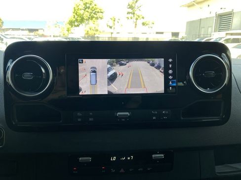 Used 2024 Mercedes-Benz Sprinter 2500 w/ Dashboard Charging Package image 5