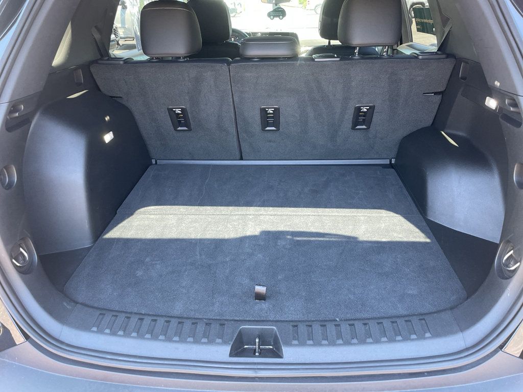 Certified 2026 Chevrolet Equinox LT w/ Convenience Package II FWD image 9