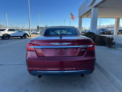 Used 2011 Chrysler 200 Touring w/ Cold Weather Group image 9