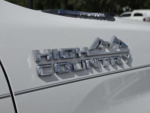 Used 2025 Chevrolet Silverado 2500 Custom w/ Custom Value Package RWD image 12
