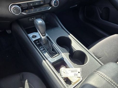 Used 2025 Nissan Altima 2.5 SV FWD image 17