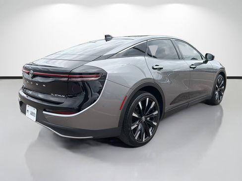 Used 2024 Toyota Crown Platinum image 3