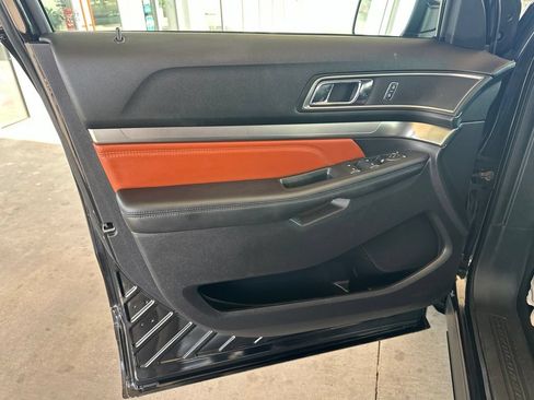 Used 2019 Ford Explorer XLT w/ Equipment Group 202A AWD/4WD image 9