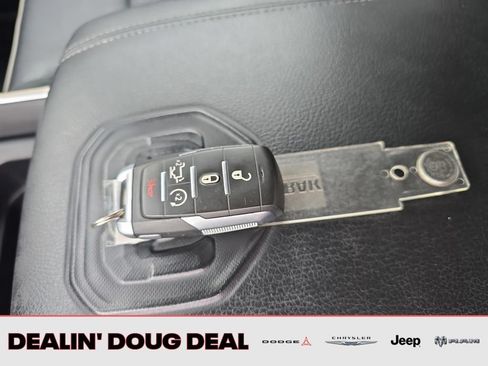 Used 2019 RAM 1500 Laramie AWD/4WD image 30