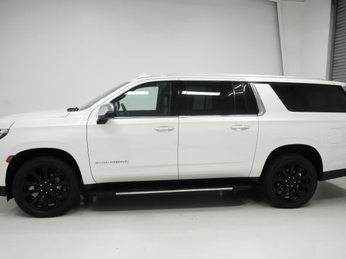 Used 2021 Chevrolet Suburban Premier AWD/4WD image 6
