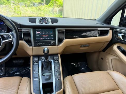 Used 2017 Porsche Macan image 15