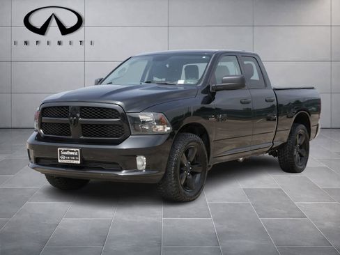 Used 2018 RAM 1500 Express w/ Black Ram 1500 Express Group AWD/4WD image 1