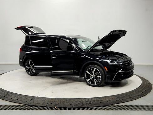 Used 2024 Volkswagen Tiguan SEL R-Line image 9