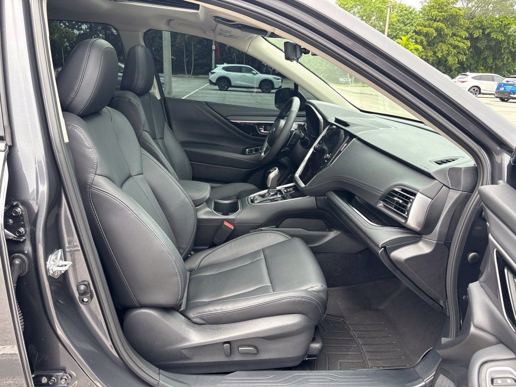 Used 2025 Subaru Outback Touring AWD/4WD image 12