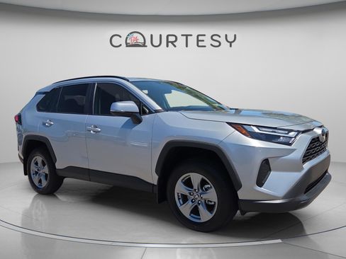 Certified 2025 Toyota RAV4 XLE w/ Convenience Package FWD image 7