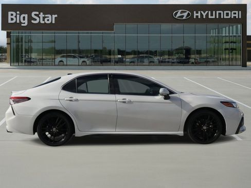 Used 2023 Toyota Camry XSE image 5