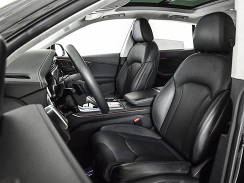 Certified 2023 Audi Q8 Prestige w/ Prestige Package image 16