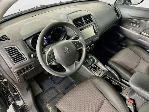 Used 2019 Mitsubishi Outlander Sport ES image 2