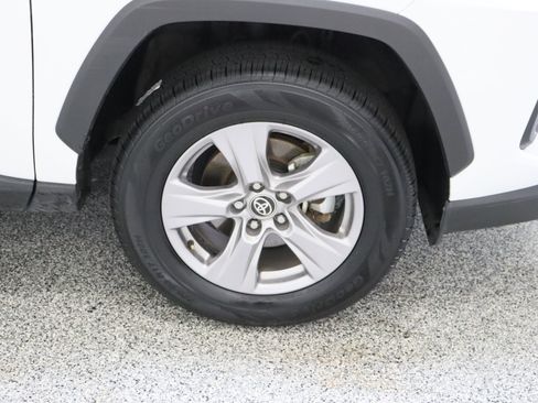 Certified 2025 Toyota RAV4 XLE FWD image 5