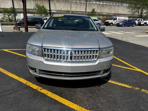 Used 2007 Lincoln MKZ FWD image 2