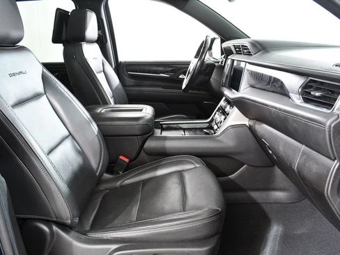 Used 2021 GMC Yukon XL Denali AWD/4WD image 10