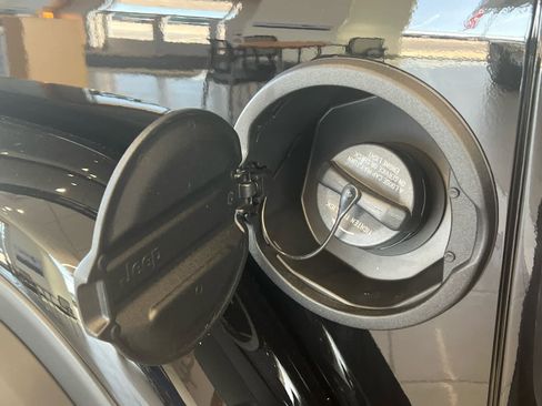 New 2025 Jeep Wrangler Unlimited Rubicon 392 image 17