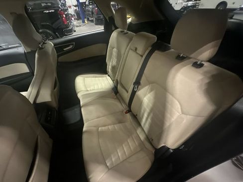 Used 2018 Ford Edge SEL FWD image 30