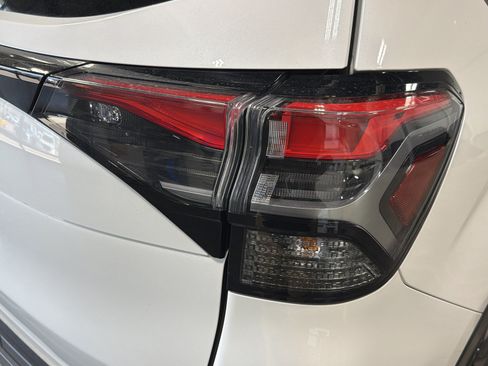Certified 2025 Subaru Forester Premium AWD/4WD image 7
