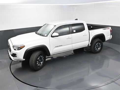 Used 2022 Toyota Tacoma TRD Off-Road image 33