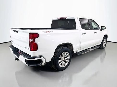 Used 2020 Chevrolet Silverado 1500 Custom w/ Custom Value Package image 9