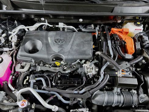 Used 2023 Toyota RAV4 SE image 30