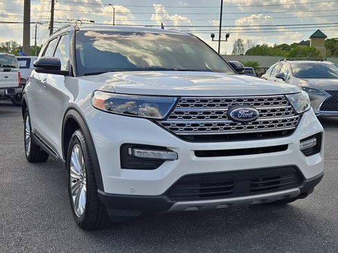 Used 2023 Ford Explorer Limited w/ Equipment Group 301A image 4