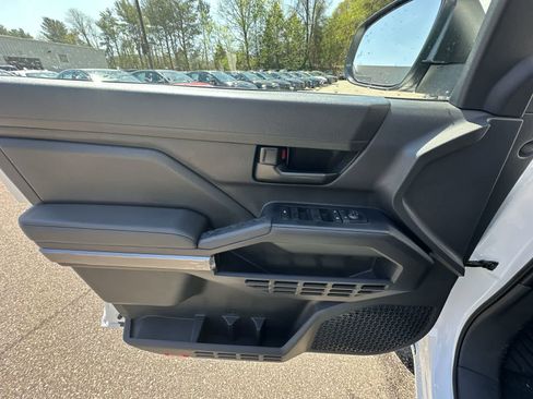 New 2026 Toyota Tacoma SR5 AWD/4WD image 31