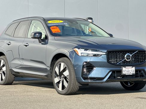 Certified 2025 Volvo XC60 T8 Plus w/ Protection Package Premier image 7