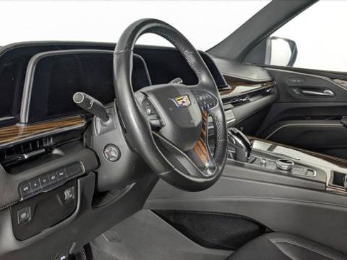 Used 2021 Cadillac Escalade Luxury AWD/4WD image 27
