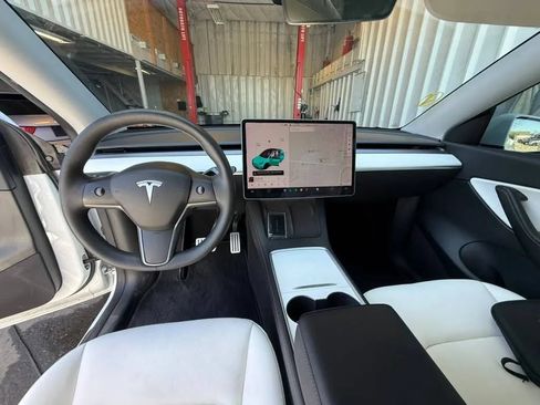 Used 2022 Tesla Model Y Performance AWD/4WD image 16