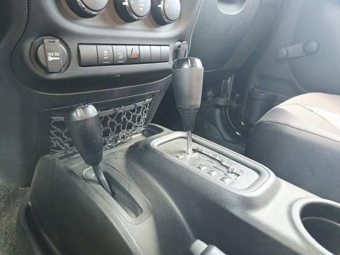 Used 2018 Jeep Wrangler Unlimited Sport AWD/4WD image 20