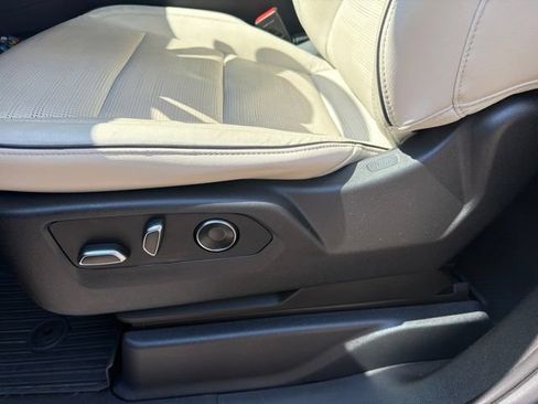 Used 2021 Cadillac Escalade Sport w/ LPO, Illumination Package RWD image 8