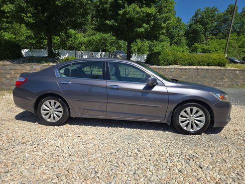 Used 2014 Honda Accord Touring image 9