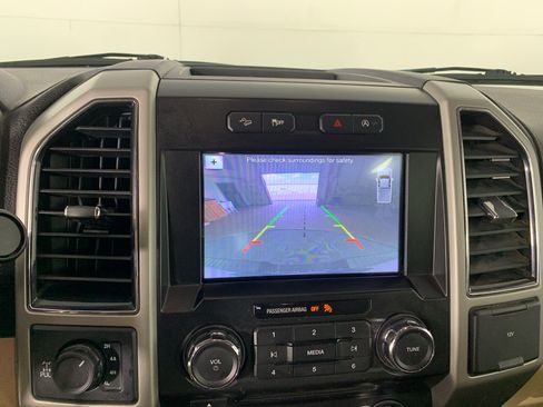 Used 2017 Ford F150 Lariat w/ FX4 Off-Road Package AWD/4WD image 25