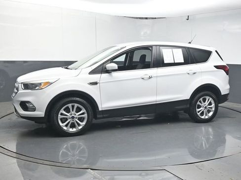 Used 2019 Ford Escape SE image 4
