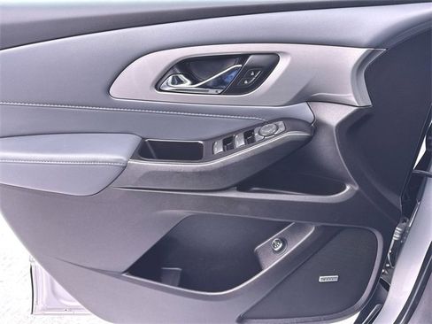 Used 2020 Chevrolet Traverse LT w/ LT Premium Package image 22