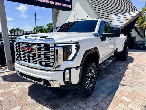 Used 2024 GMC Sierra 3500 Denali AWD/4WD image 5